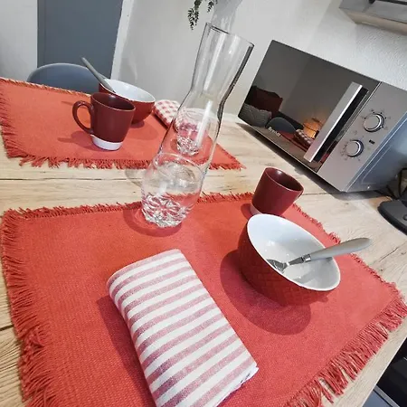 Sur Les Paves Du Pont Vieux... Апартаменти