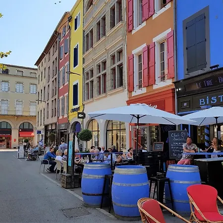 Апартаменти Sur Les Paves Du Pont Vieux... Каркассонн