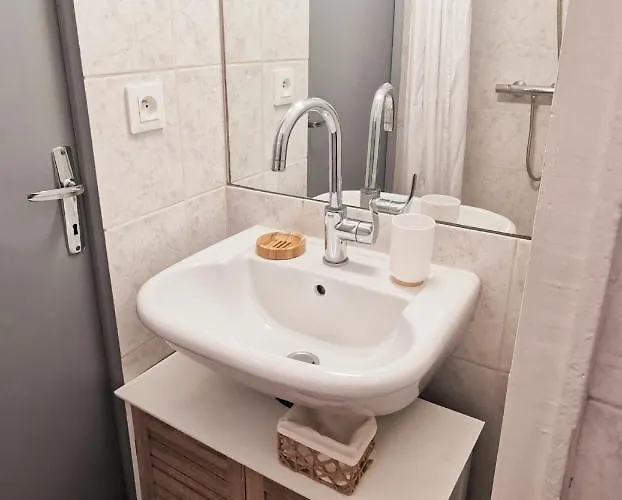 Sur Les Paves Du Pont Vieux... *