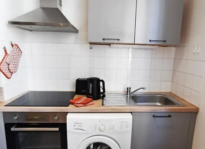 Sur Les Paves Du Pont Vieux... *