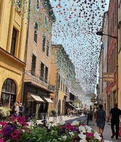 Sur Les Paves Du Pont Vieux... *