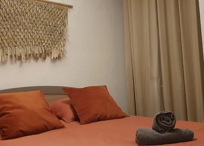 Sur Les Paves Du Pont Vieux... Lejlighed *